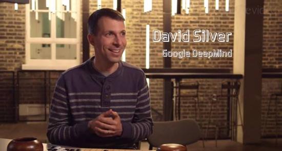 文章的第一作者大卫西尔弗(David Silver)。图片来源:Nature Video