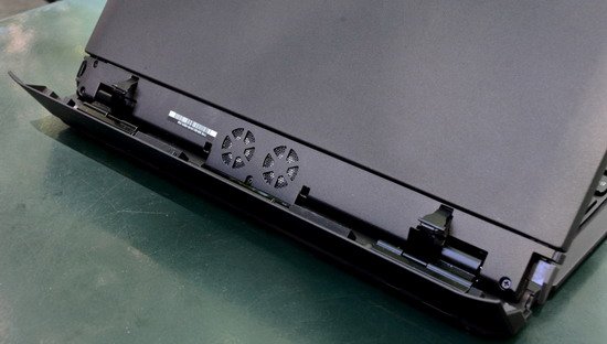 ThinkPad Helix变形平板评测:性能强大做工欠精细