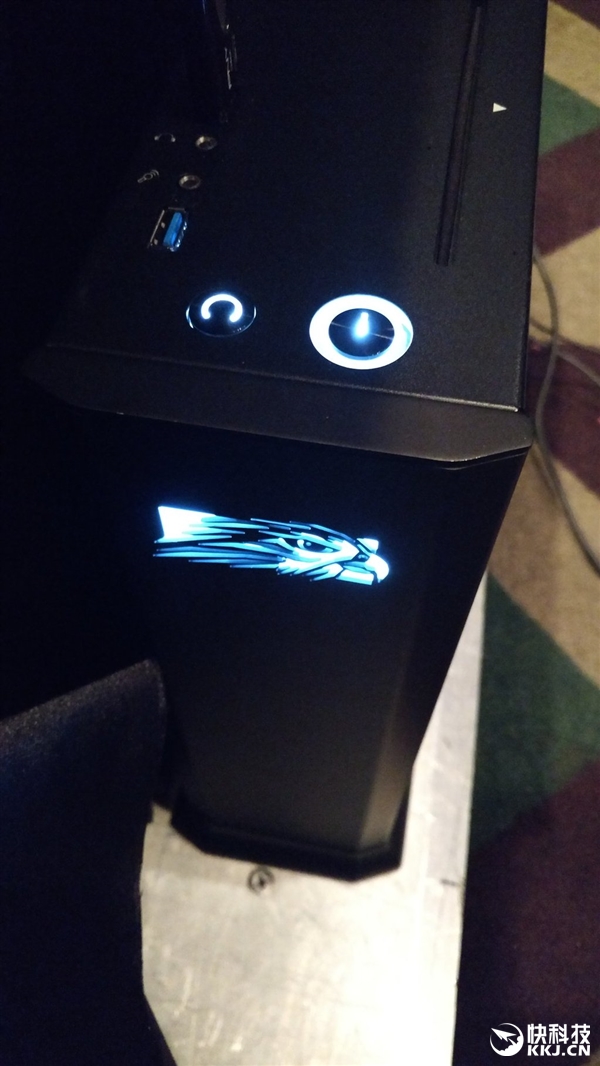 AMD大秀双芯卡皇:VR虚拟现实就靠它了!
