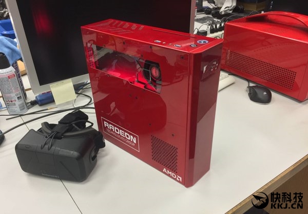 AMD DX12/VR神机再曝光:顶九台Xbox One